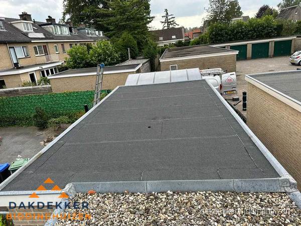 Dakinspectie plat dak na renovatie in Biddinghuizen